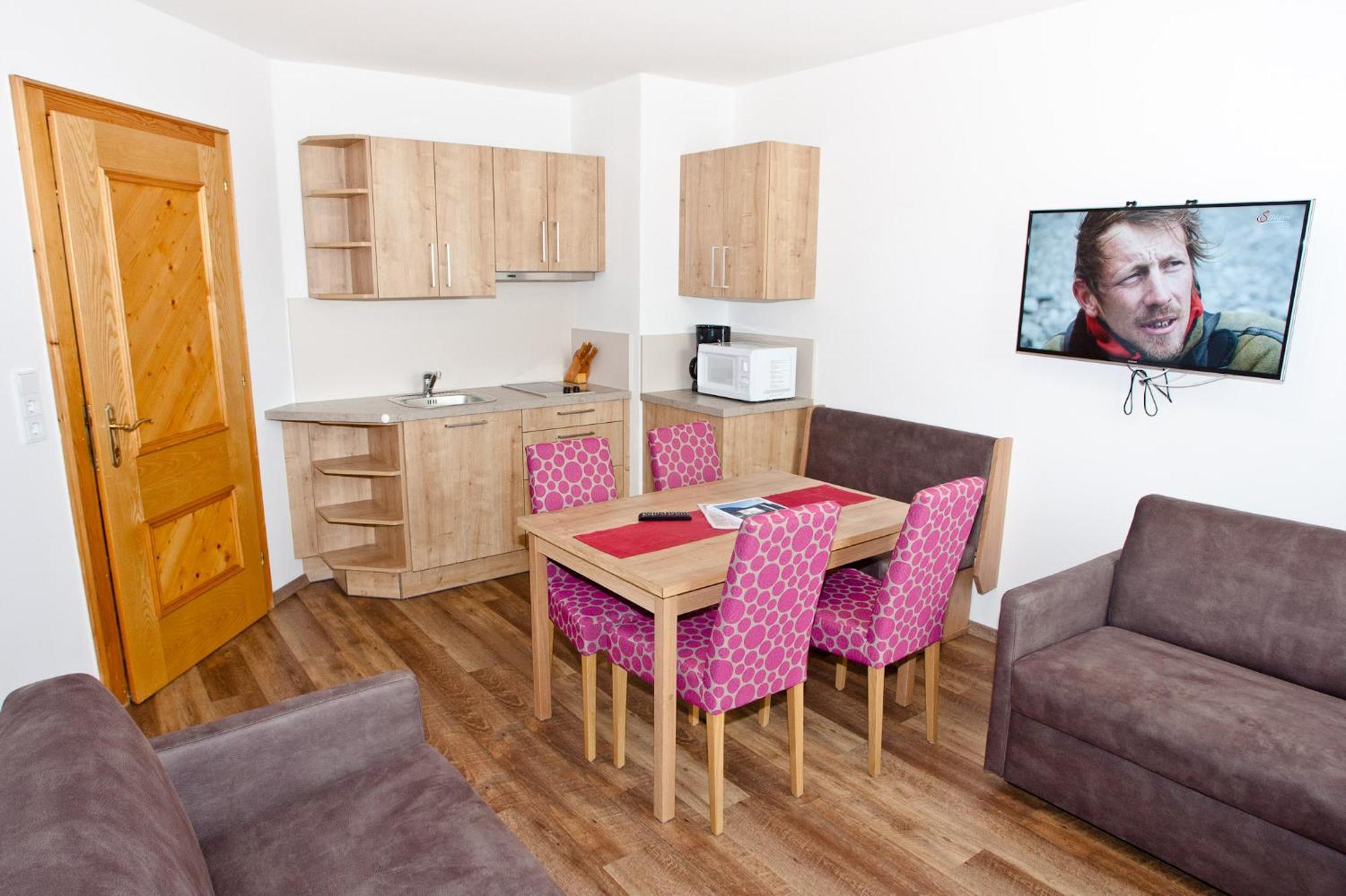 Hotel Gasthof Mitteregger - Beste Lage In 카프룬 외부 사진