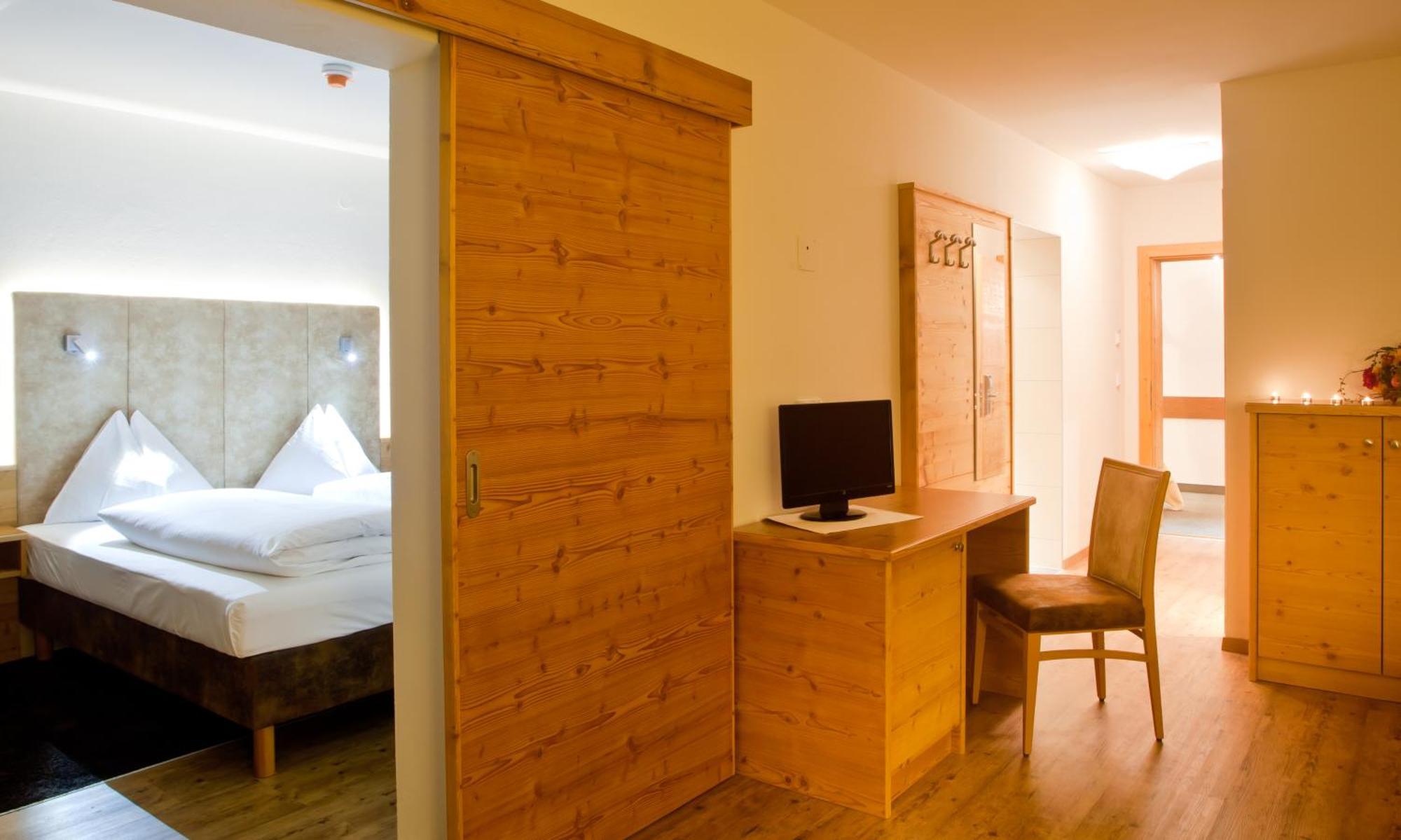 Hotel Gasthof Mitteregger - Beste Lage In 카프룬 외부 사진