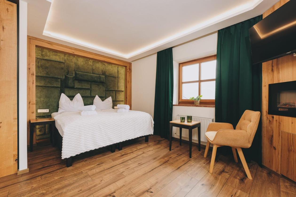Hotel Gasthof Mitteregger - Beste Lage In 카프룬 외부 사진