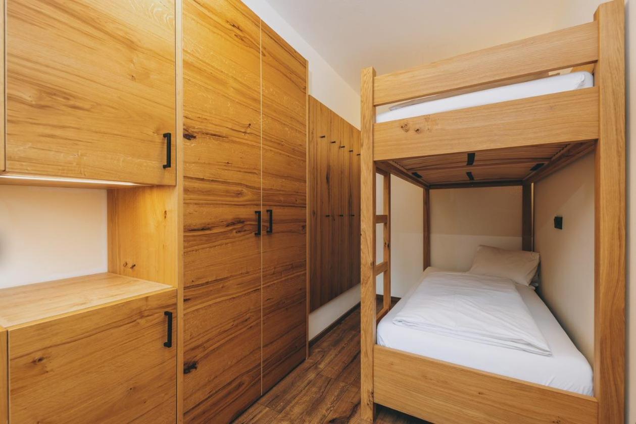 Hotel Gasthof Mitteregger - Beste Lage In 카프룬 외부 사진