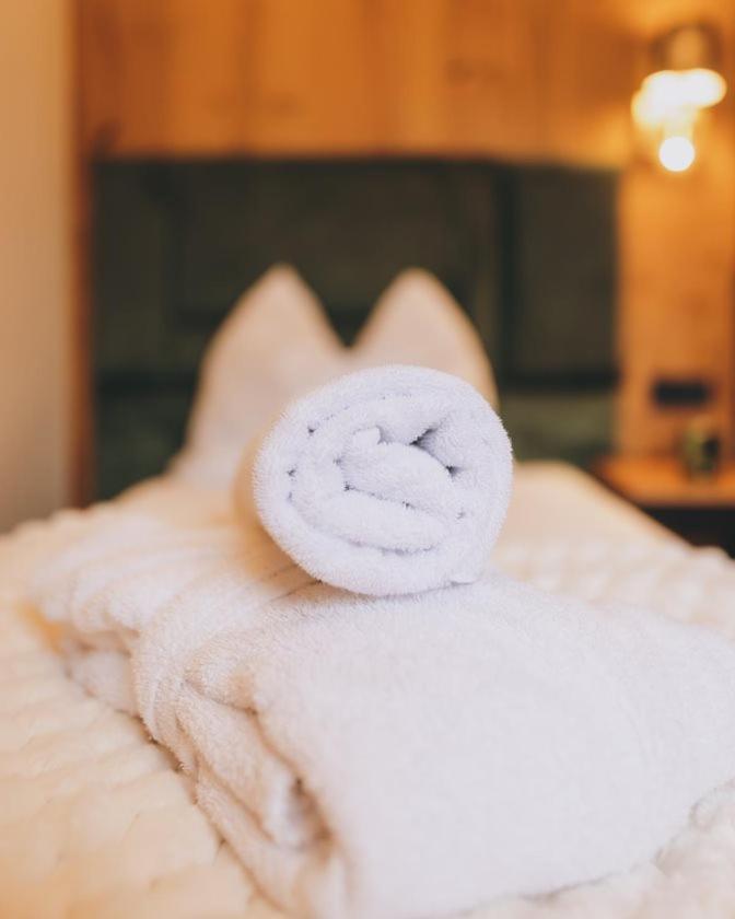 Hotel Gasthof Mitteregger - Beste Lage In 카프룬 외부 사진