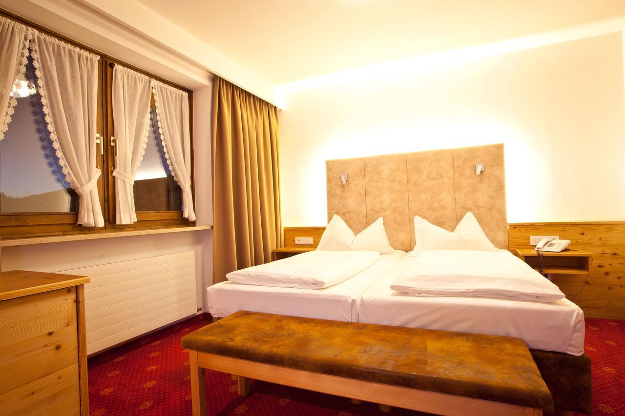 Hotel Gasthof Mitteregger - Beste Lage In 카프룬 외부 사진